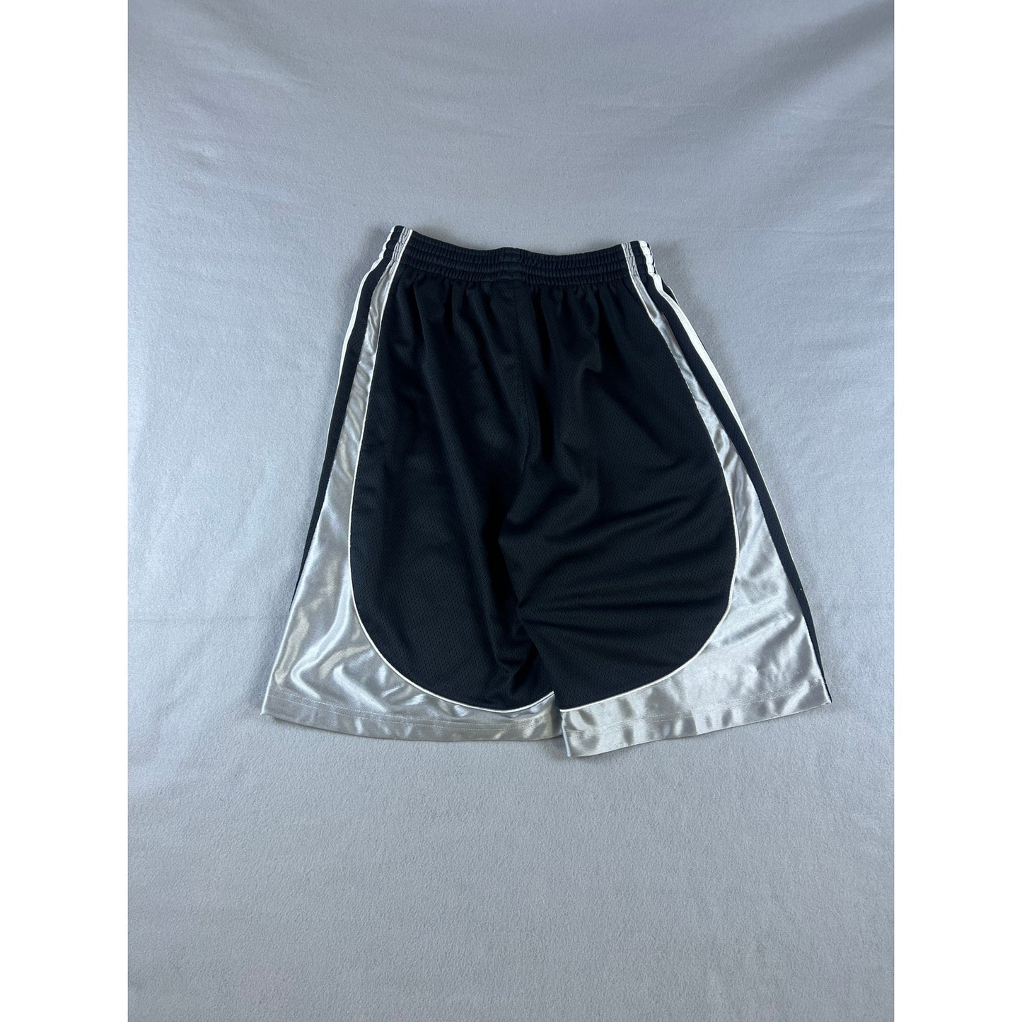 Vintage adidas Basketball Shorts - M
