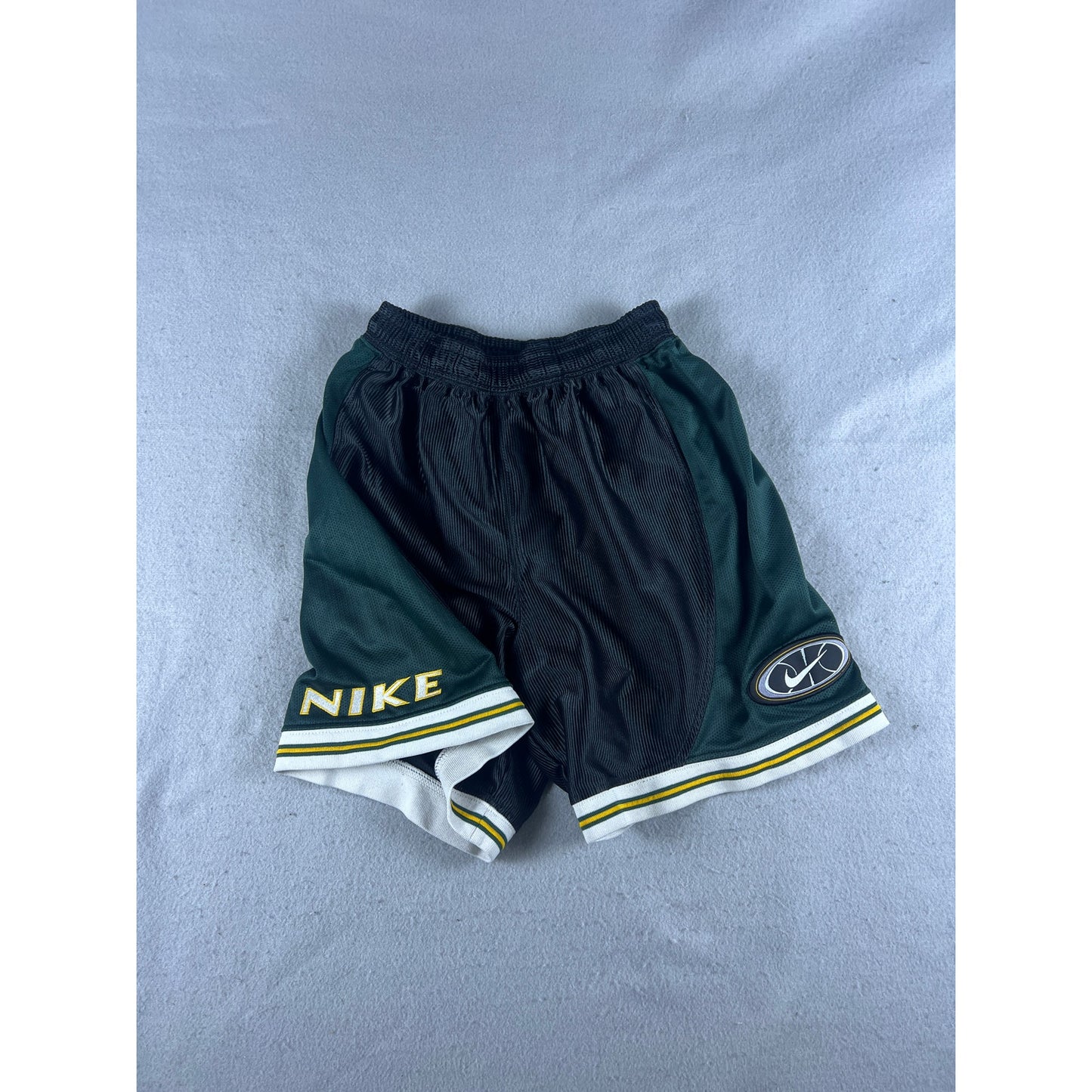 Vintage Nike Basketball Shorts - Boys M 10-12