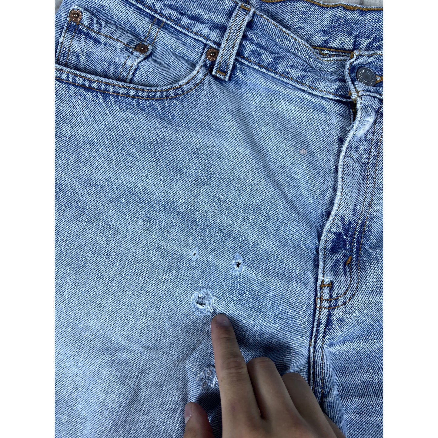 VTG Levi Light Wash Denim Jorts - 34