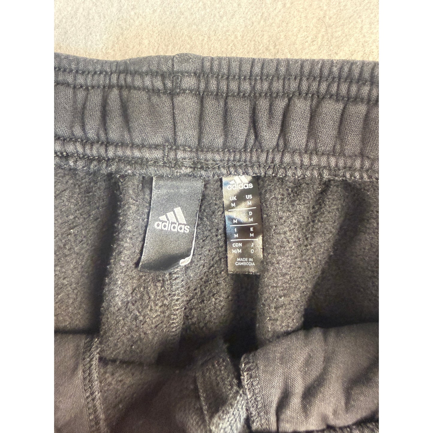 adidas Sweatpants - M