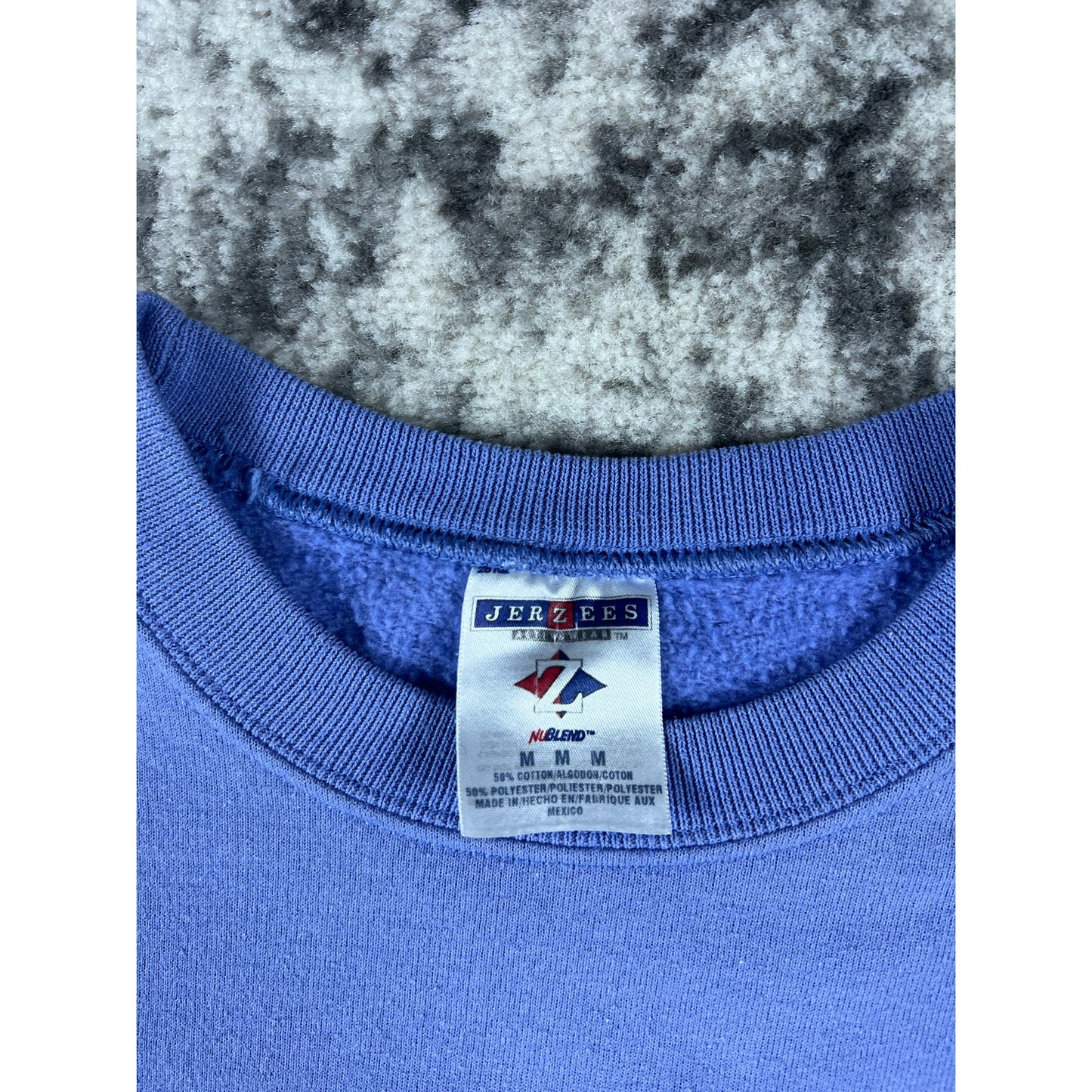 Vintage South Dakota Winter Bird Crewneck - M