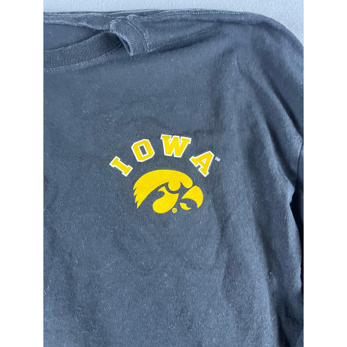 NCAA Iowa Hawkeyes T-Shirt - XL