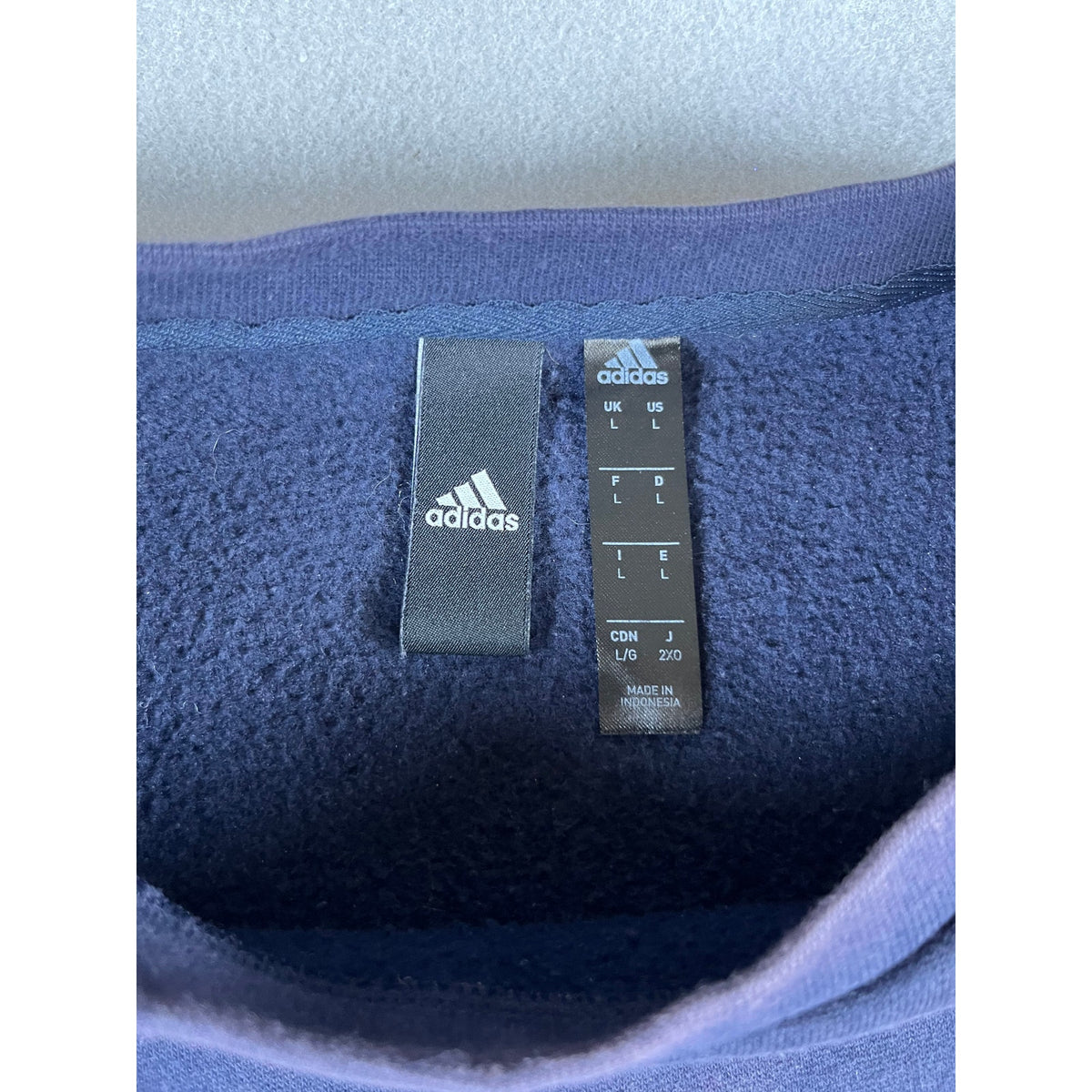 Adidas Multilingual Flecked Sweatshirt - L
