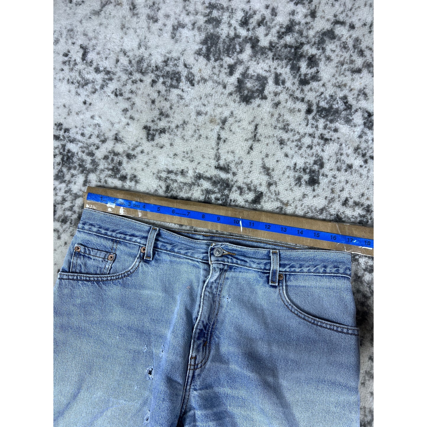 VTG Levi Light Wash Denim Jorts - 34
