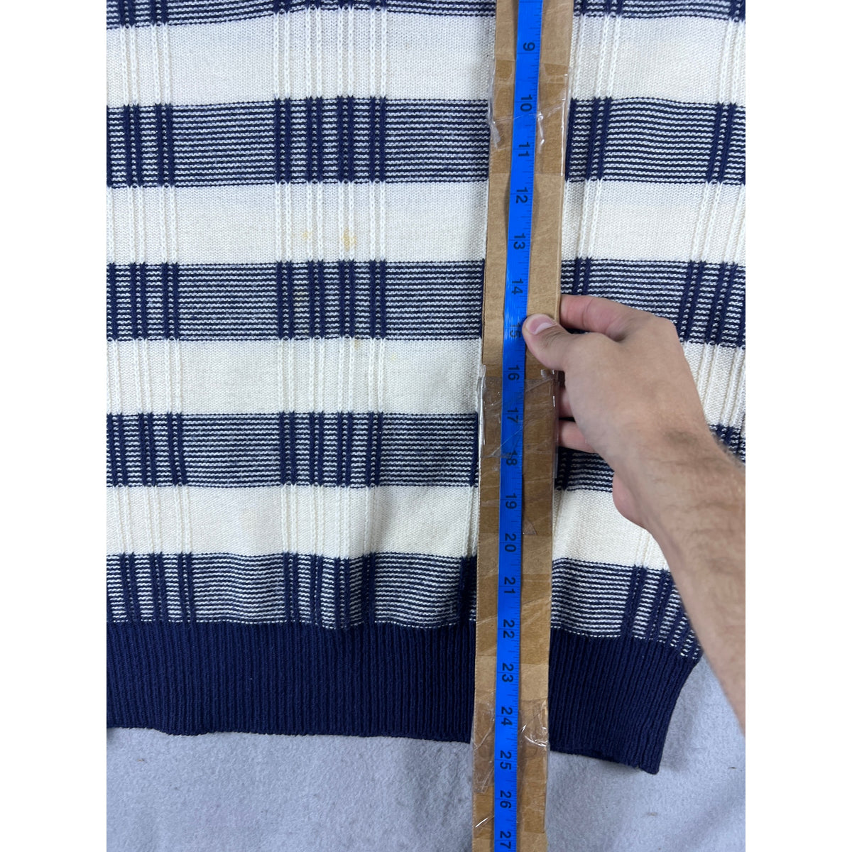 Vintage PGA Tour Sweater Mens L Navy Blue White V Neck Striped Golf Sports