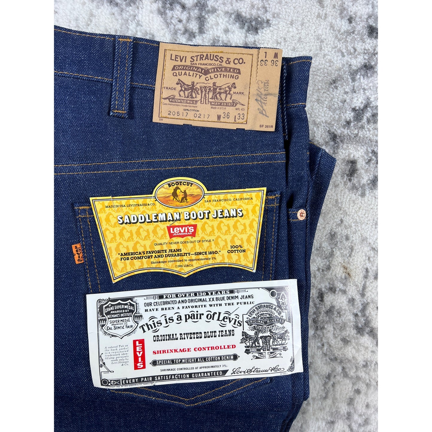 VTG 1981 Levi's 517-0217 Saddleman 36x33 Denim Jeans Boot Cut Bell Bottom USA