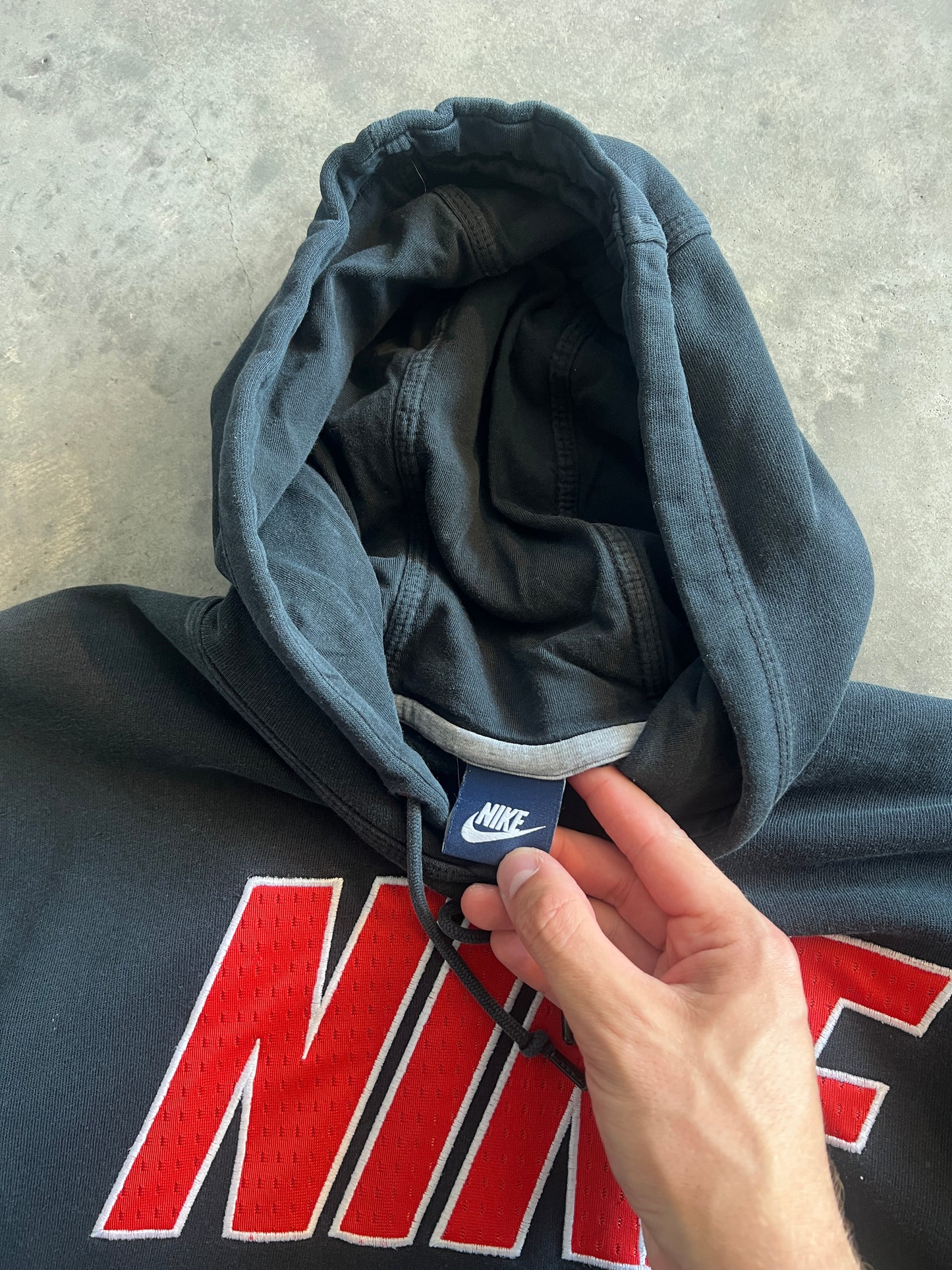 Vintage Black Nike Spellout Hoodie - L