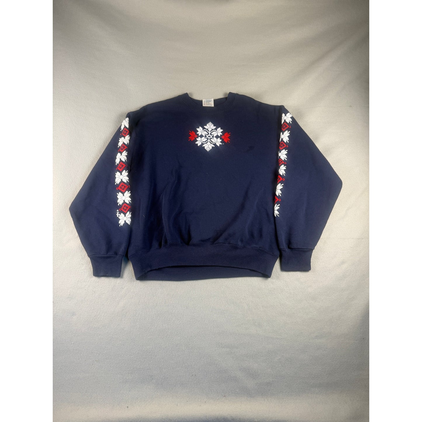 Vintage Hanes Snowflake Sweatshirt - L
