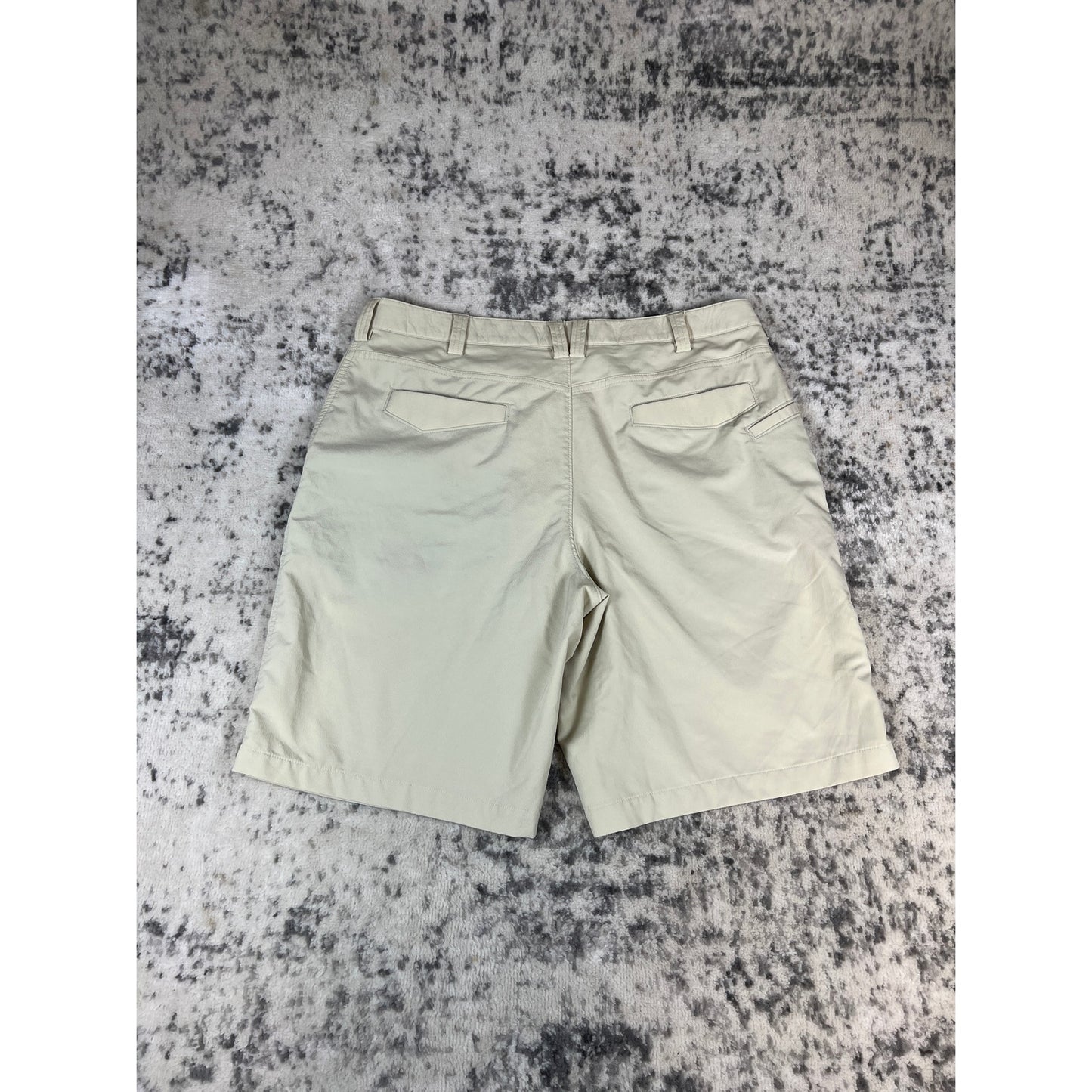 Under Armour Men's Beige Golf Shorts - 36
