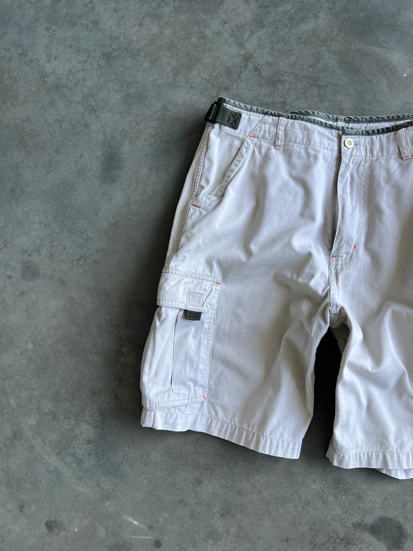 Vintage Cream White No Boundaries Shorts - 34