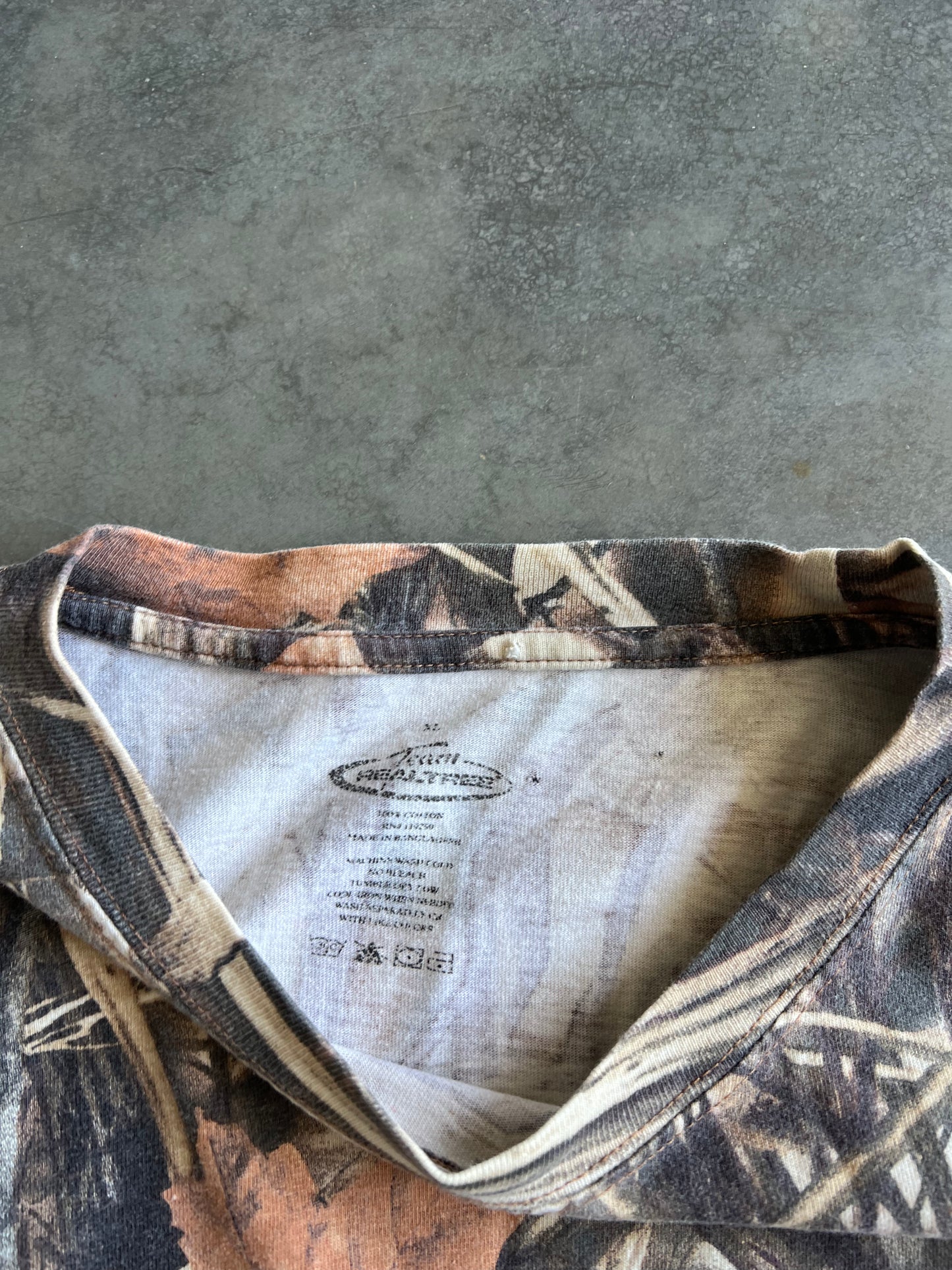 Vintage RealTree Camo Longsleeve Shirt - XL