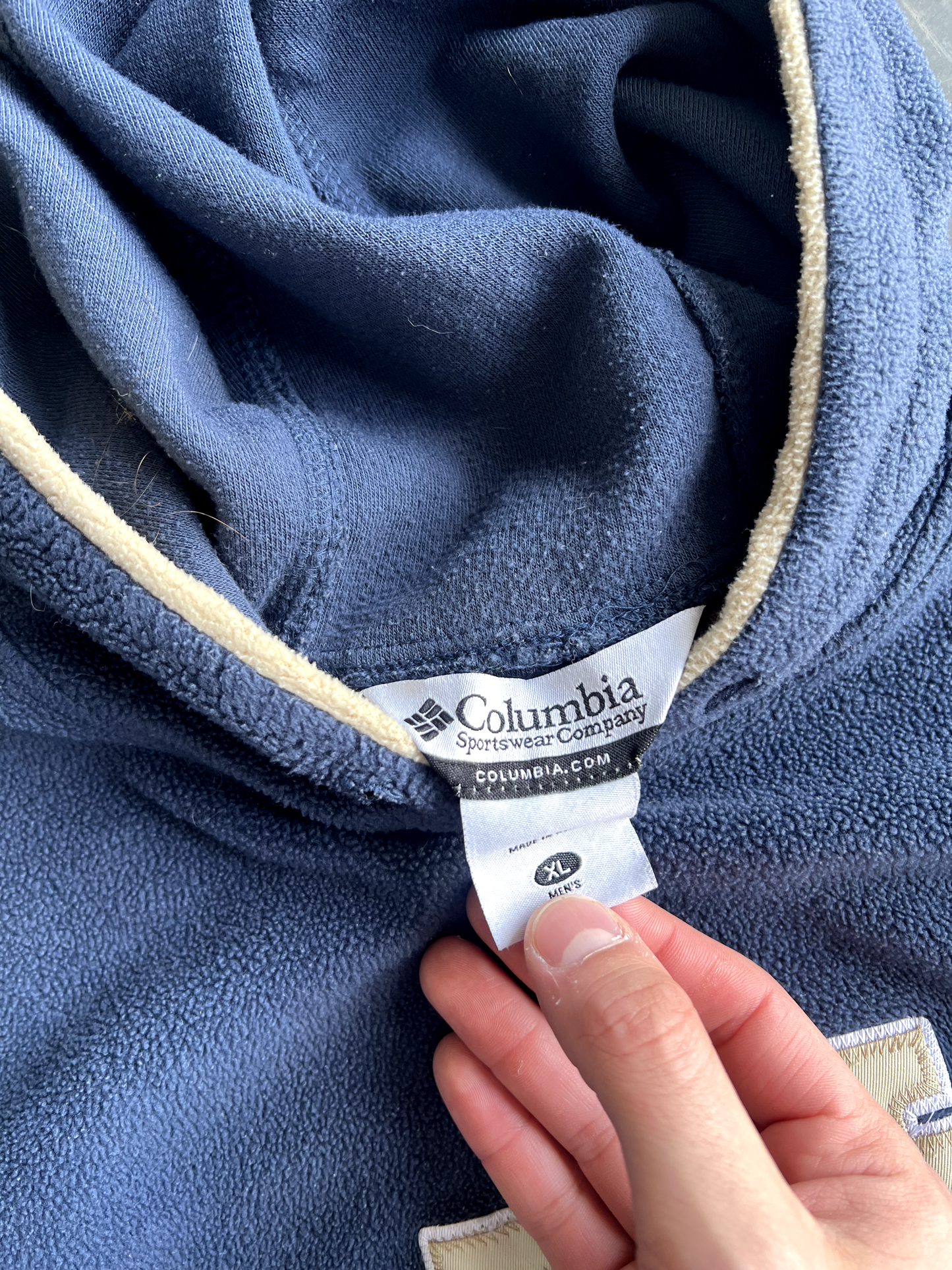 Vintage Navy Blue Columbia Hoodie - XL