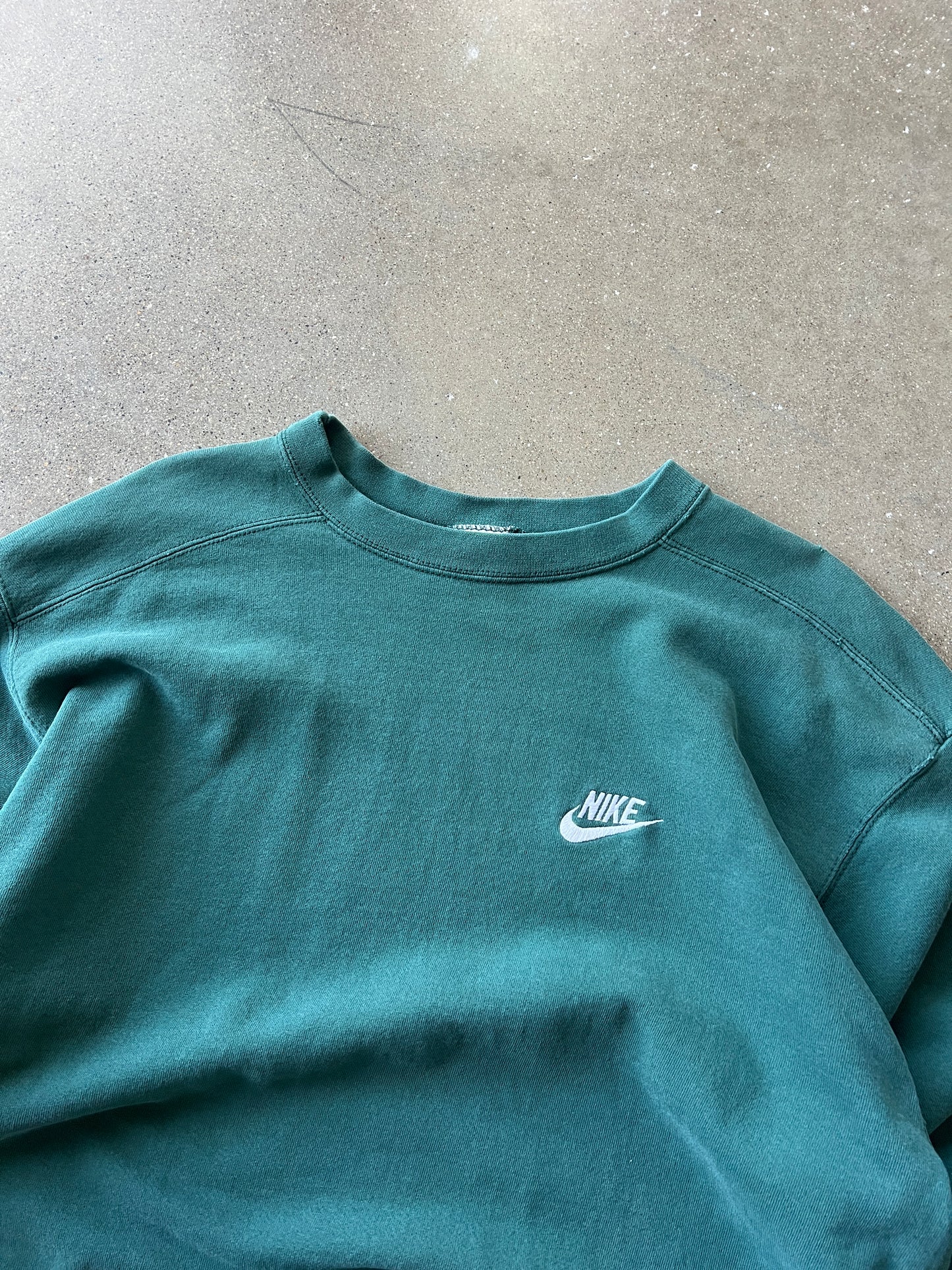 Vintage Green Nike Crew Neck Sweater - L