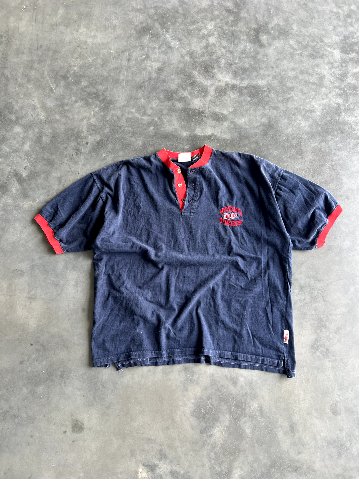 Vintage Twins Quarter Button Up - XL