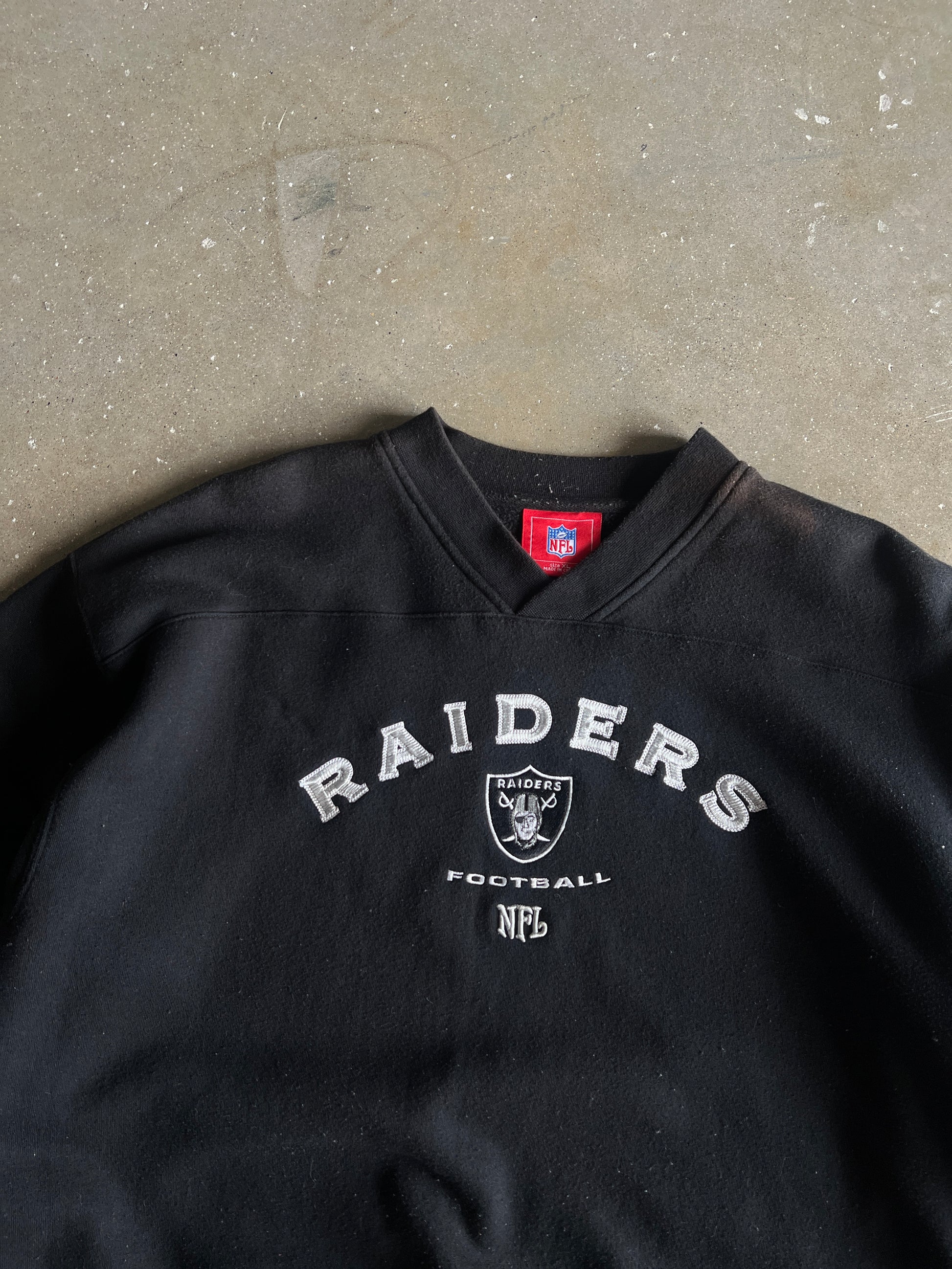 Vintage Black Raiders Spellout Crew - L
