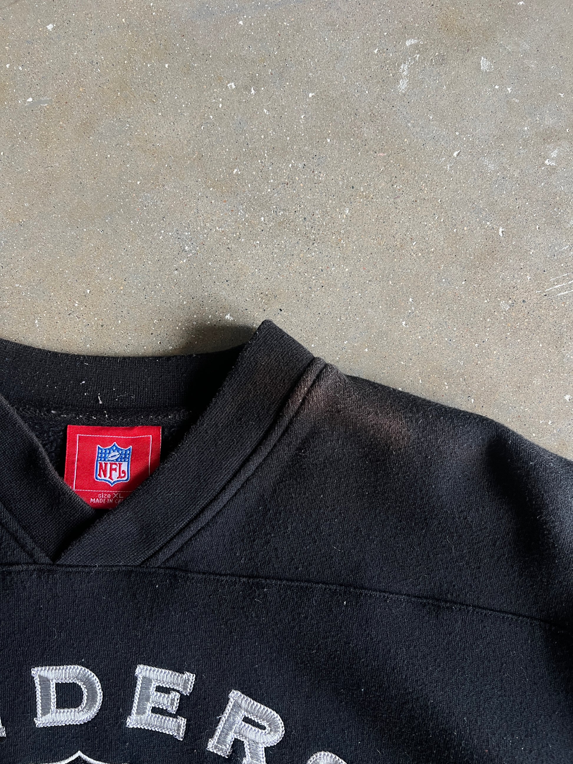 Vintage Black Raiders Spellout Crew - L