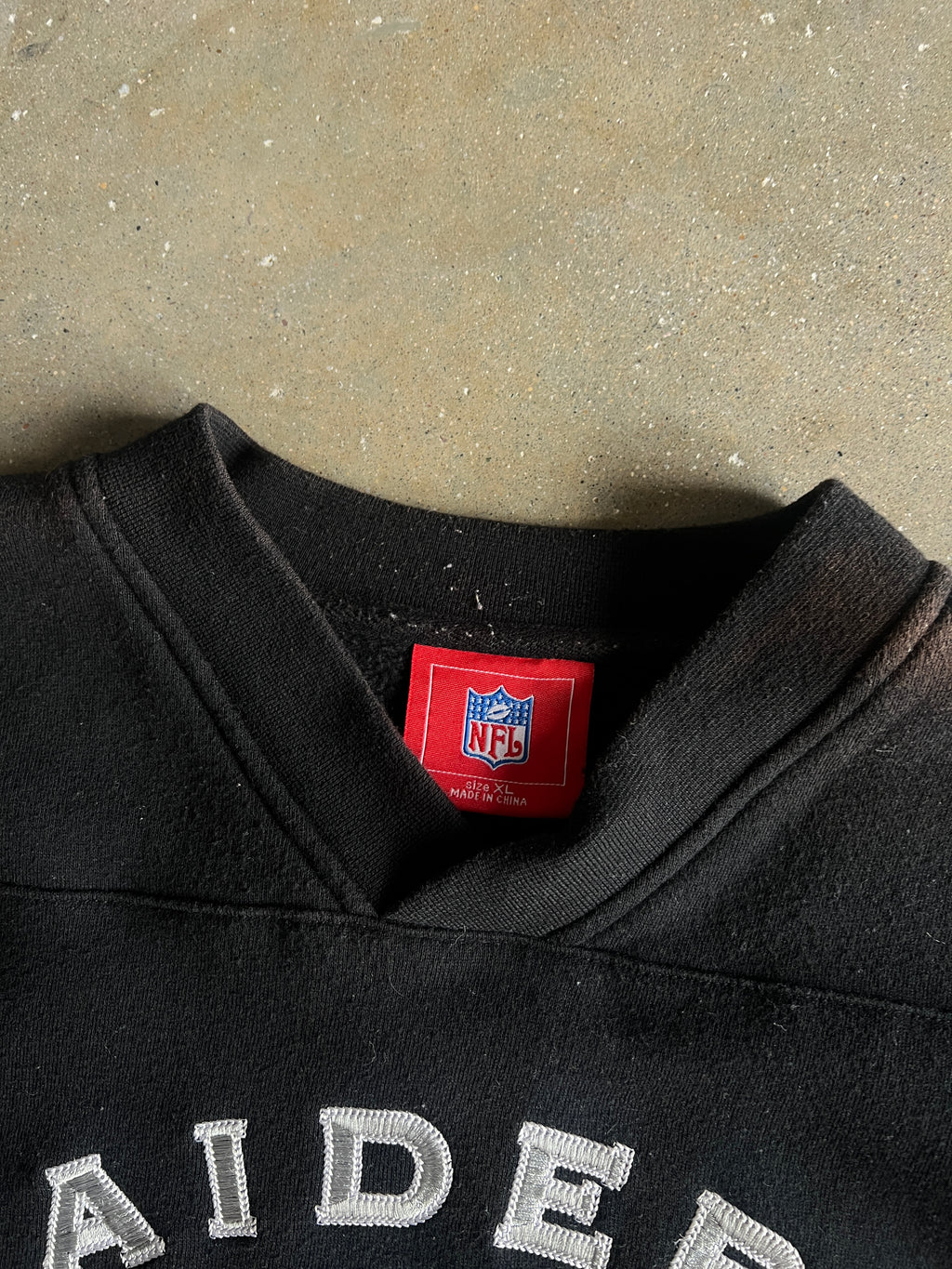 Vintage Black Raiders Spellout Crew - L
