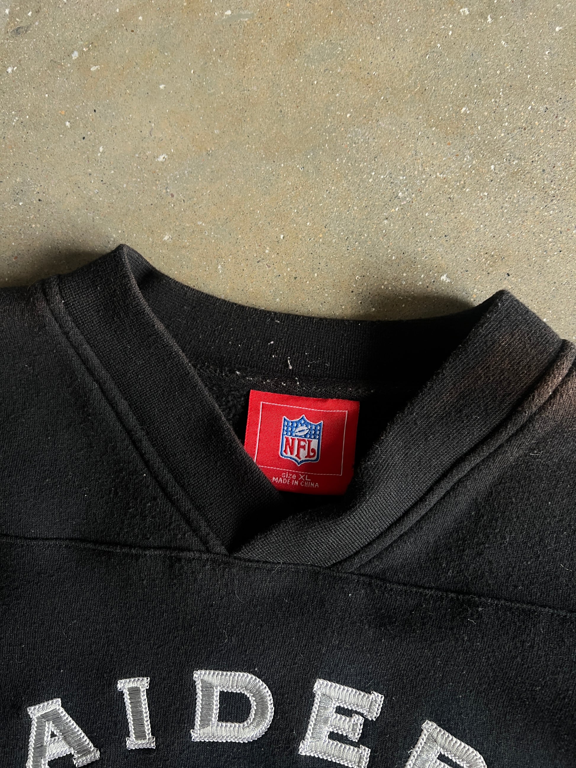 Vintage Black Raiders Spellout Crew - L