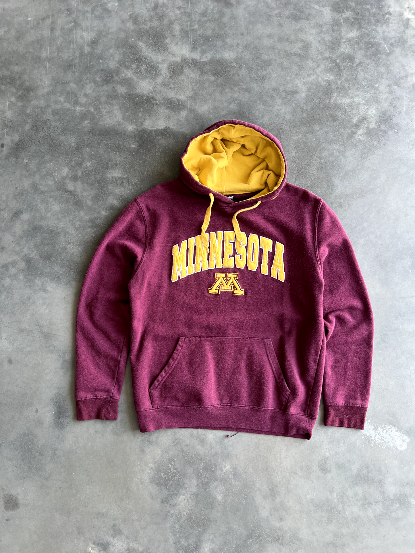 Vintage Maroon Minnesota Spellout Hoodie - M