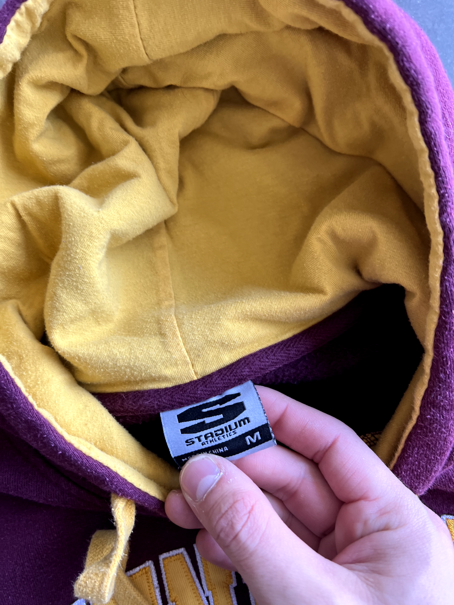 Vintage Maroon Minnesota Spellout Hoodie - M