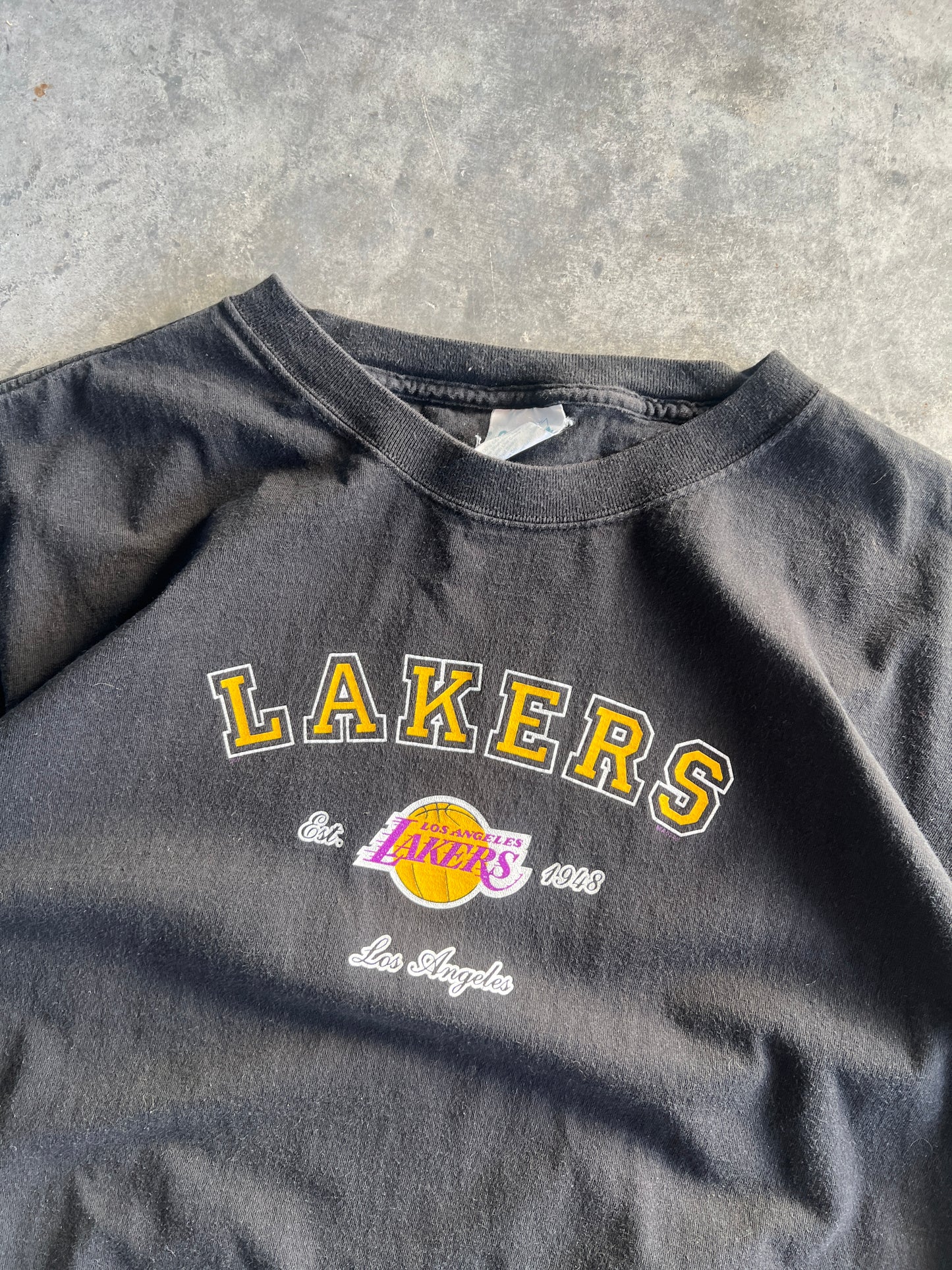 Vintage Black Lakers Spellout Shirt - M