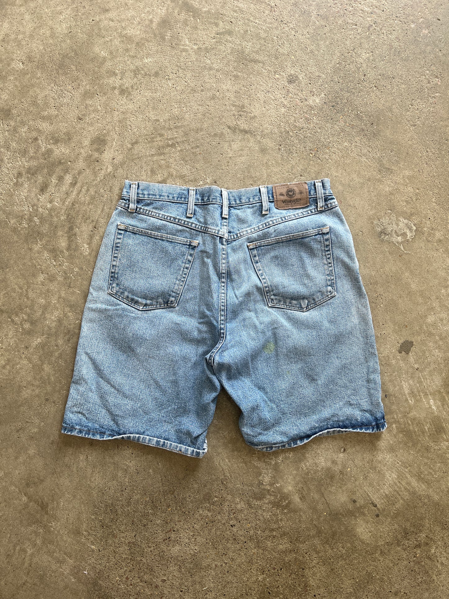 Vintage Lightwash Wrangler Short - 36