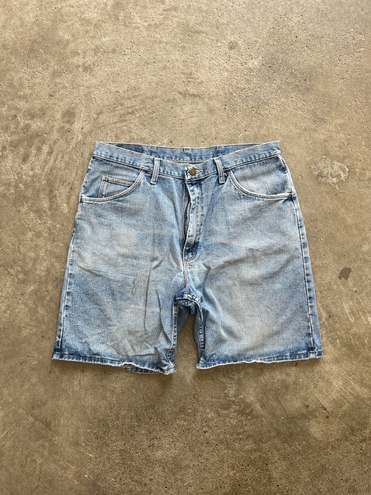 Vintage Lightwash Wrangler Short - 36