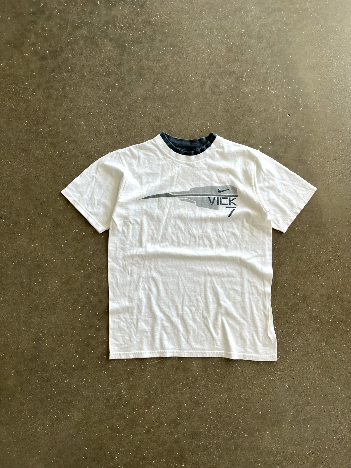 Vintage White Nike Graphic Tee - L