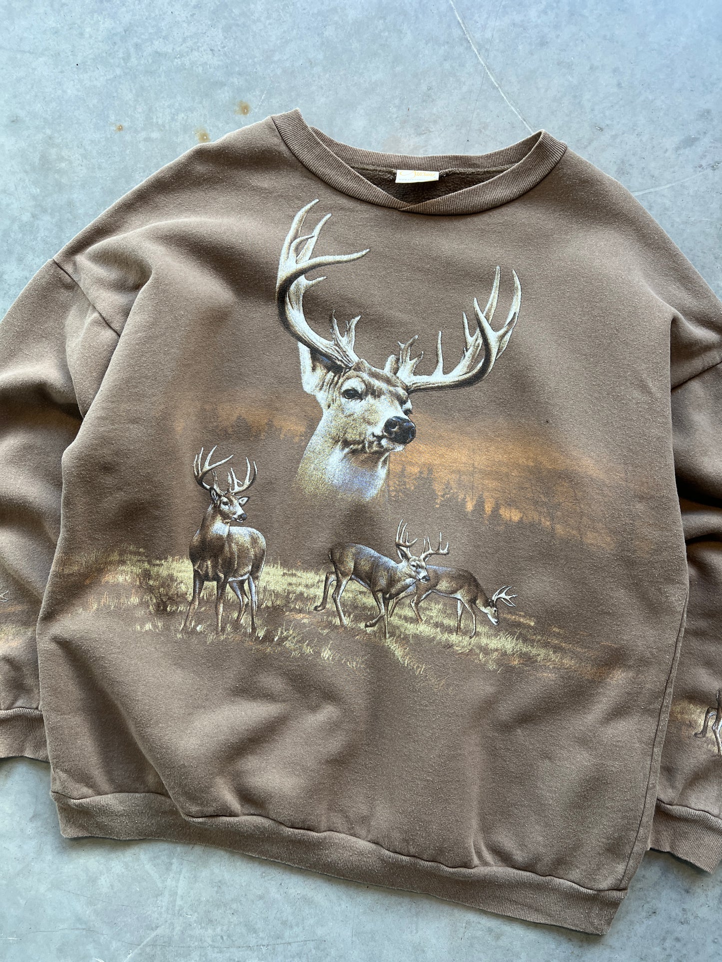 Vintage Brown Deer Wrap Around Crew - XL