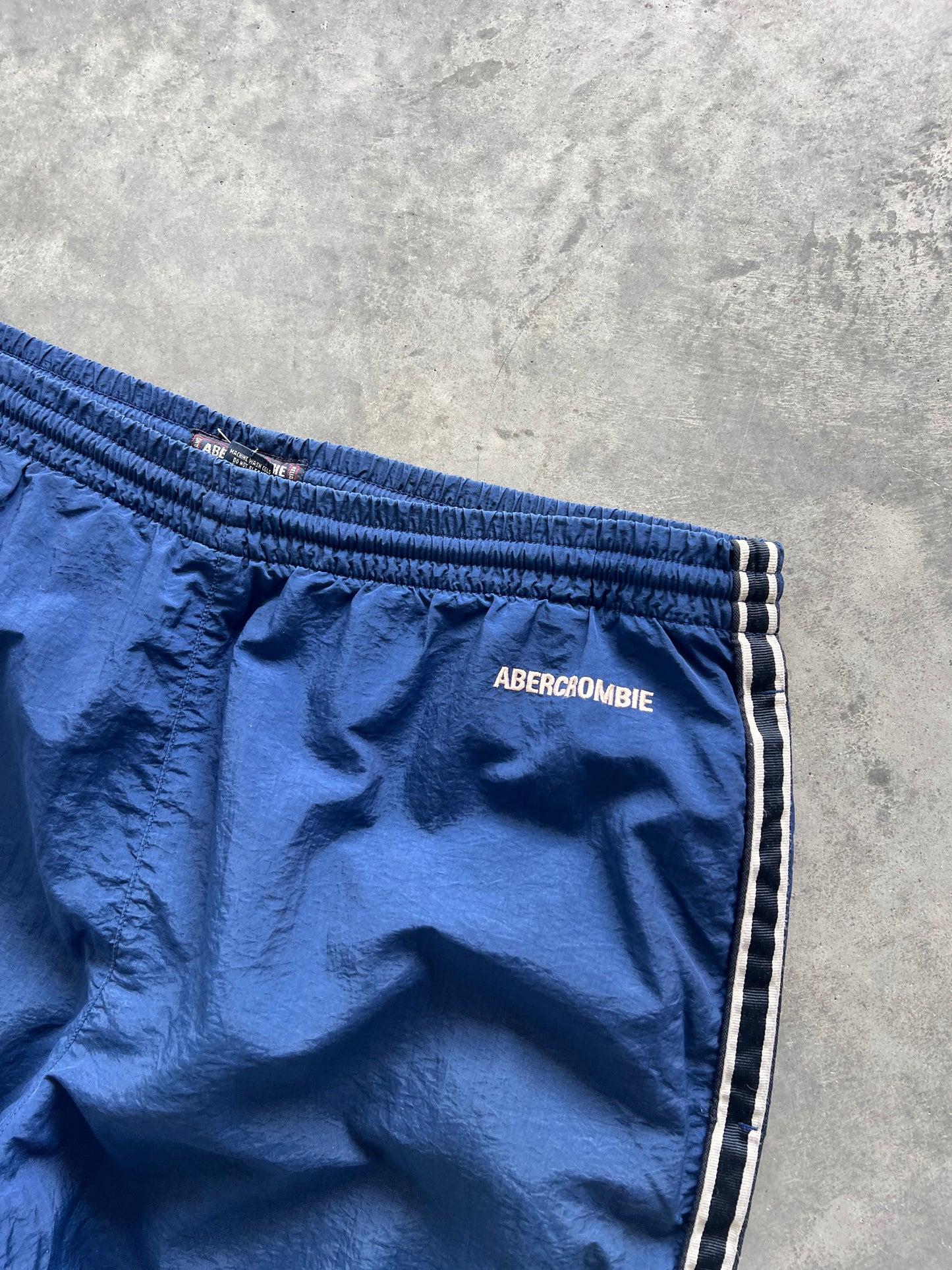 Vintage Navy Blue Abercrombie Track Pants - L