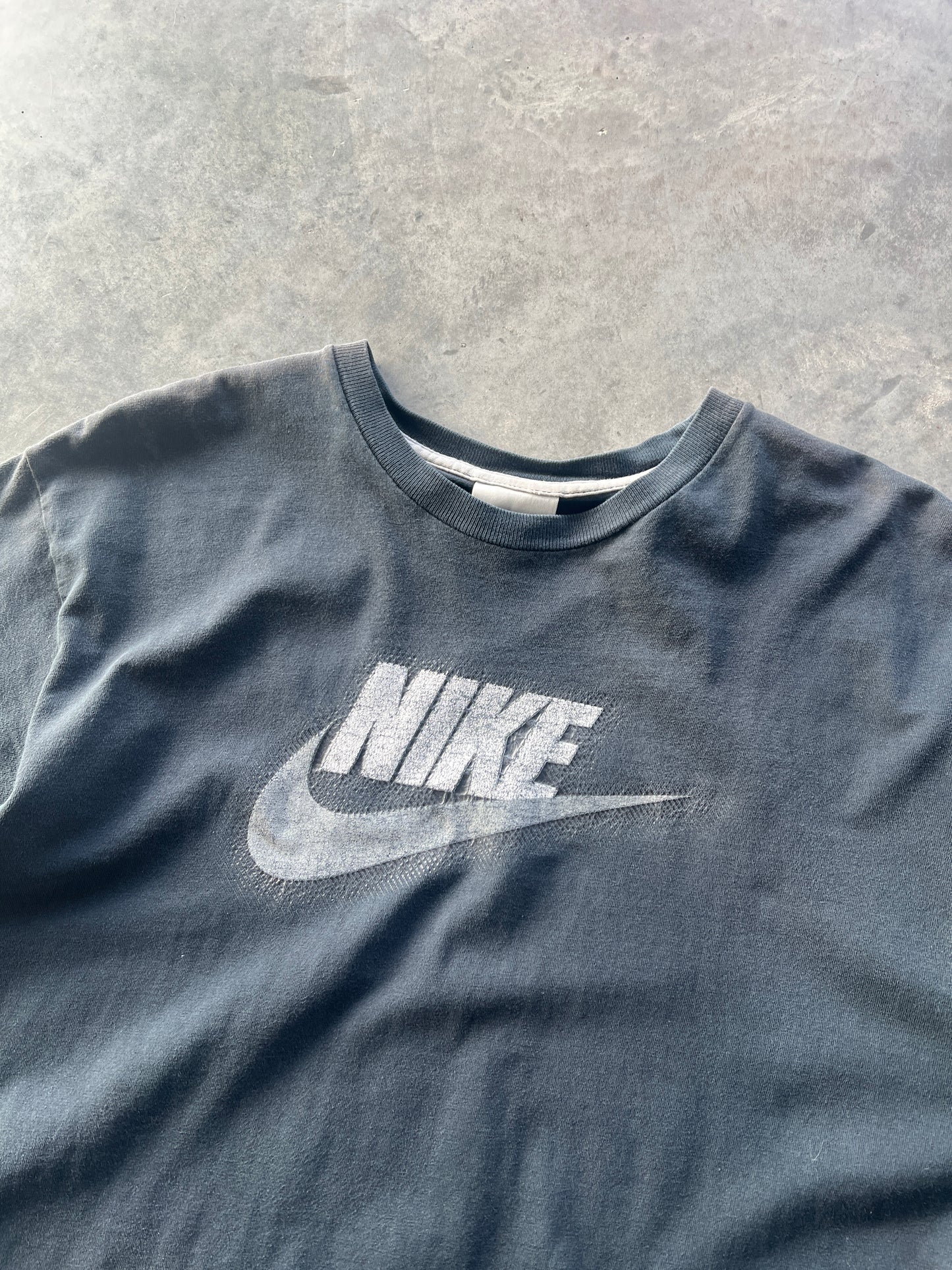 Vintage Black Nike Spellout Shirt - M