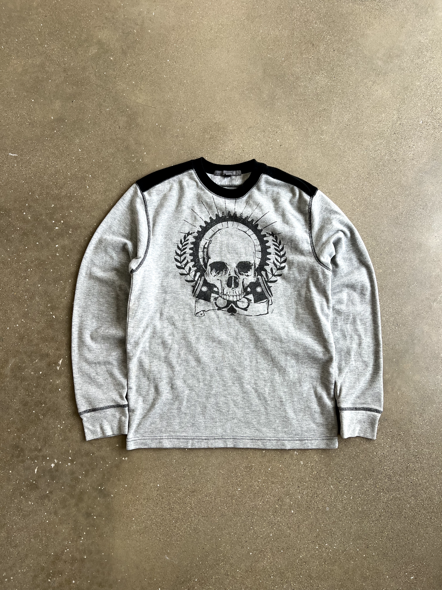 Vintage Grey Skull Long Sleeve - M