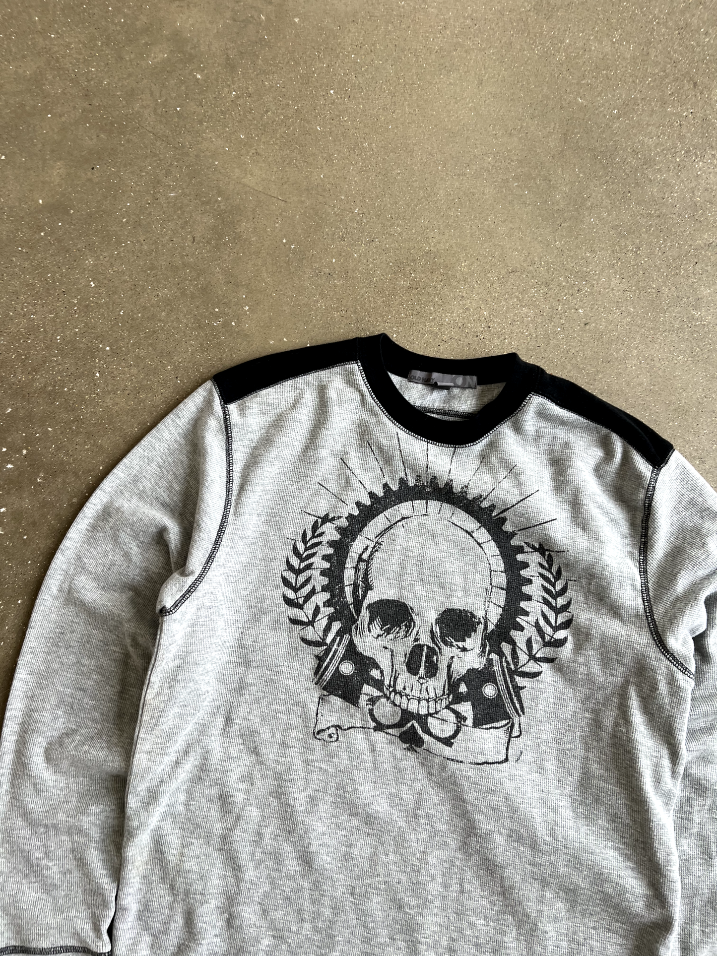 Vintage Grey Skull Long Sleeve - M