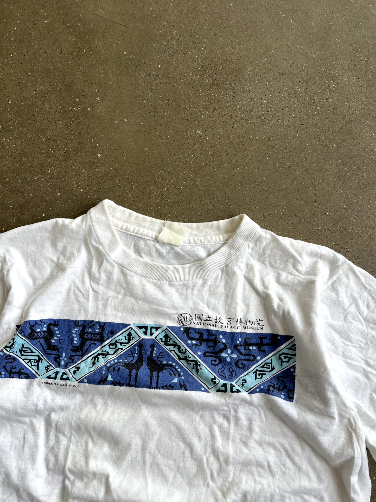 Vintage White Striped Graphic Tee - L