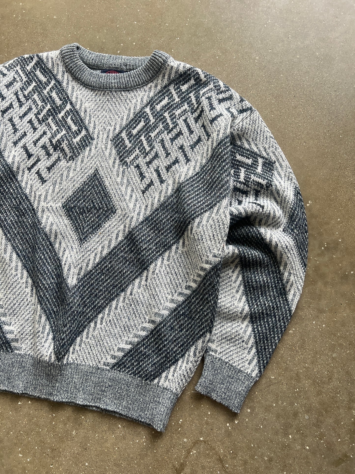 Vintage Gray Patterned Cable Knit Sweater - L