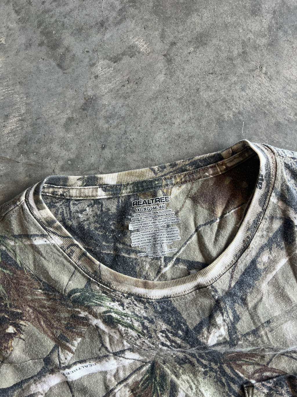 Vintage RealTree Camo Longsleeve Shirt - XL