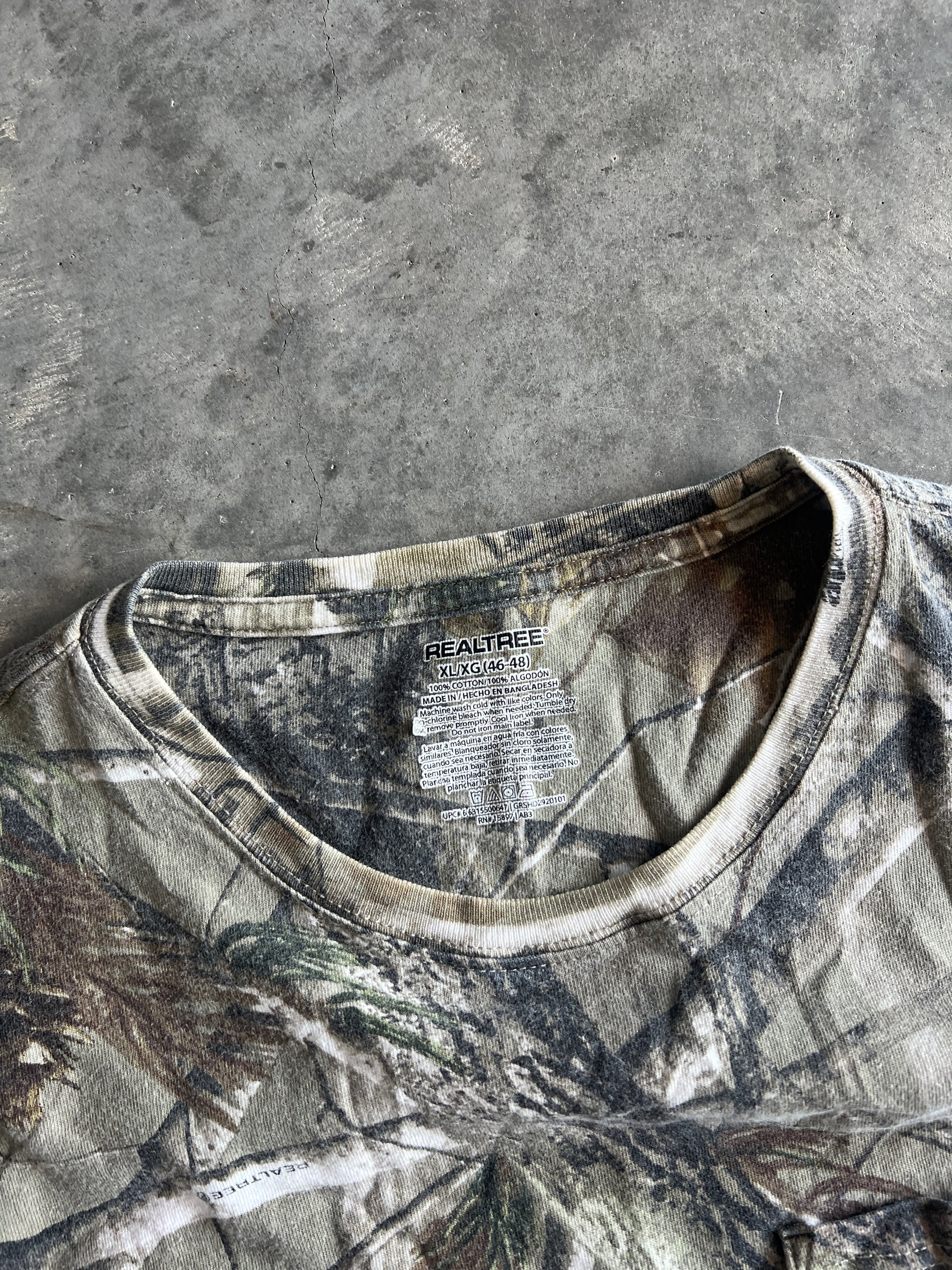 Vintage RealTree Camo Longsleeve Shirt - XL