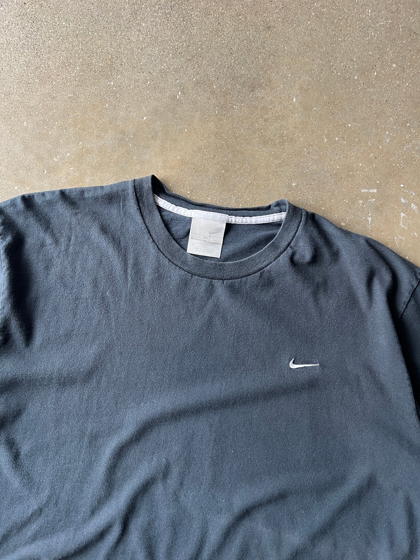 Vintage Black Faded Nike T-Shirt - XL