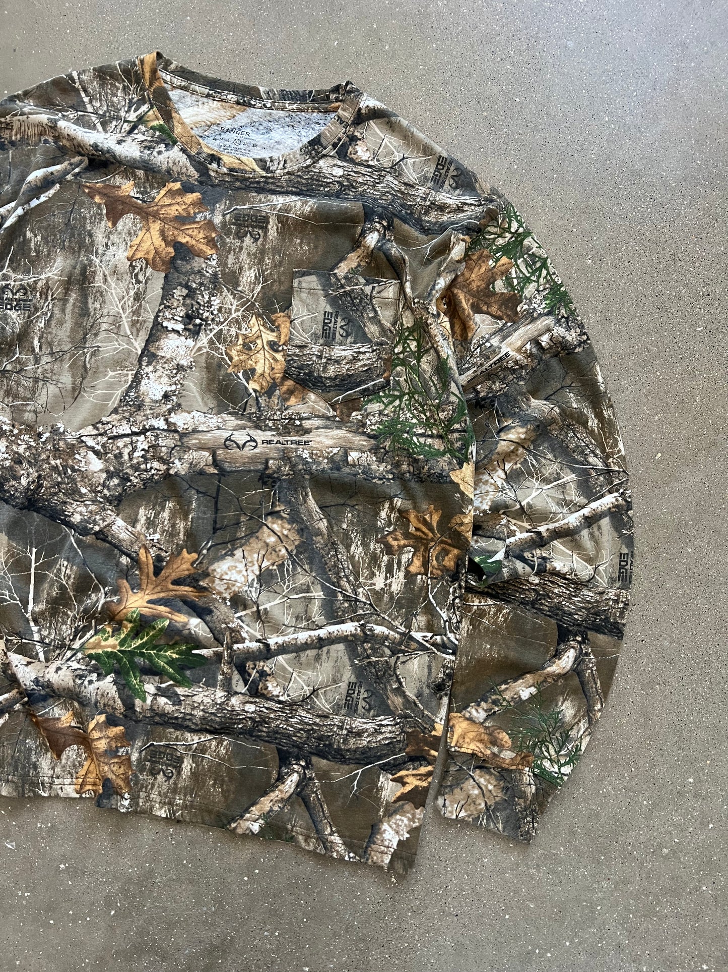 Vintage RealTree Camo Longsleeve Shirt - XL