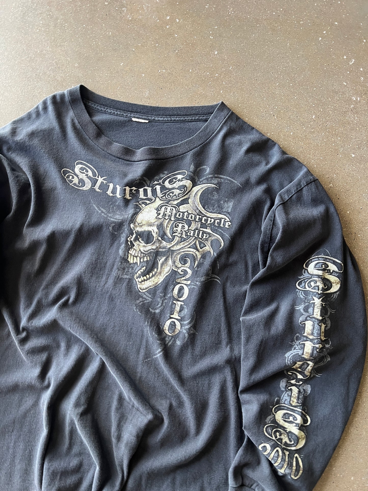 Vintage Black Skulls Longsleeve Shirt - L