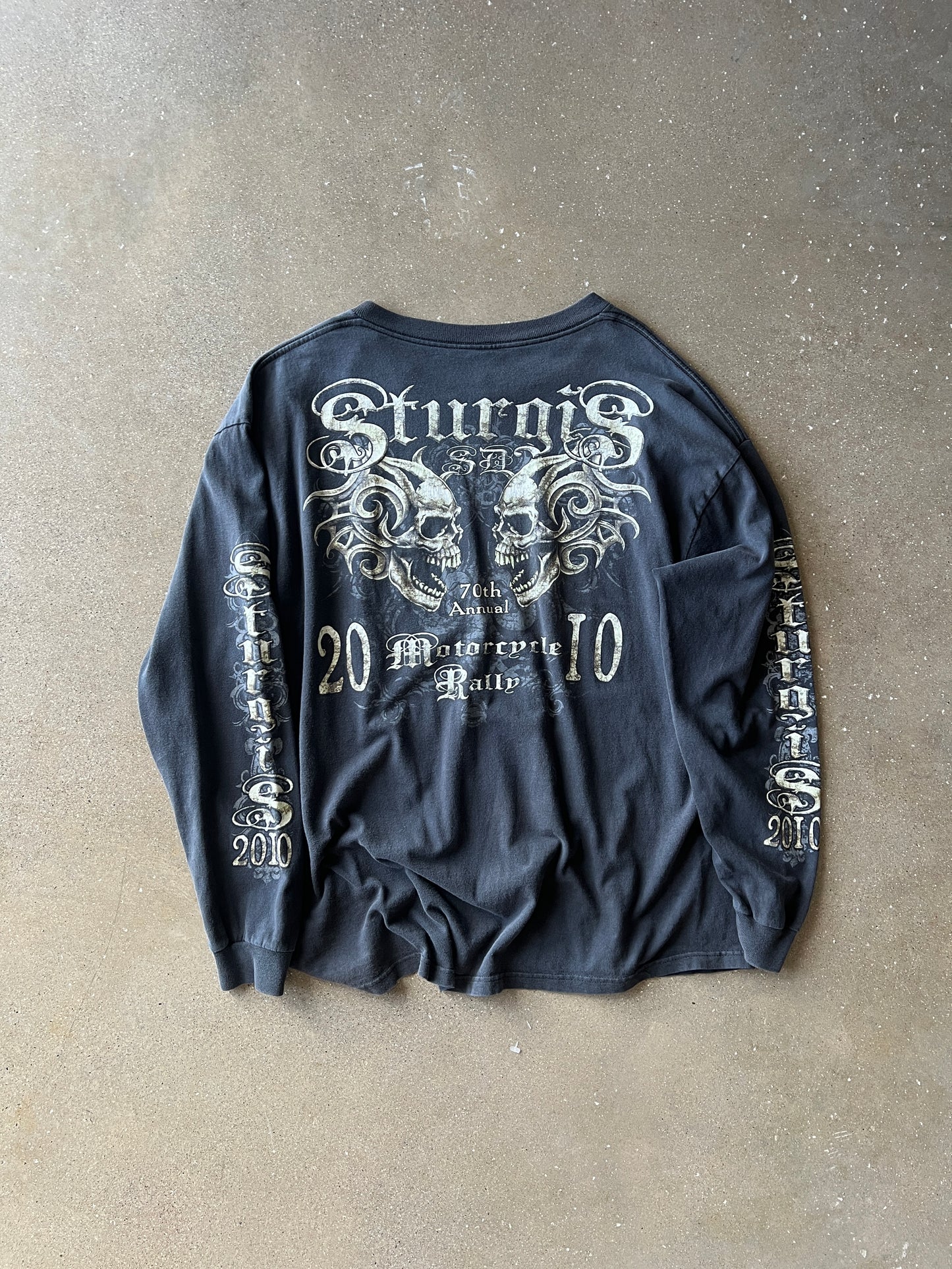 Vintage Black Skulls Longsleeve Shirt - L