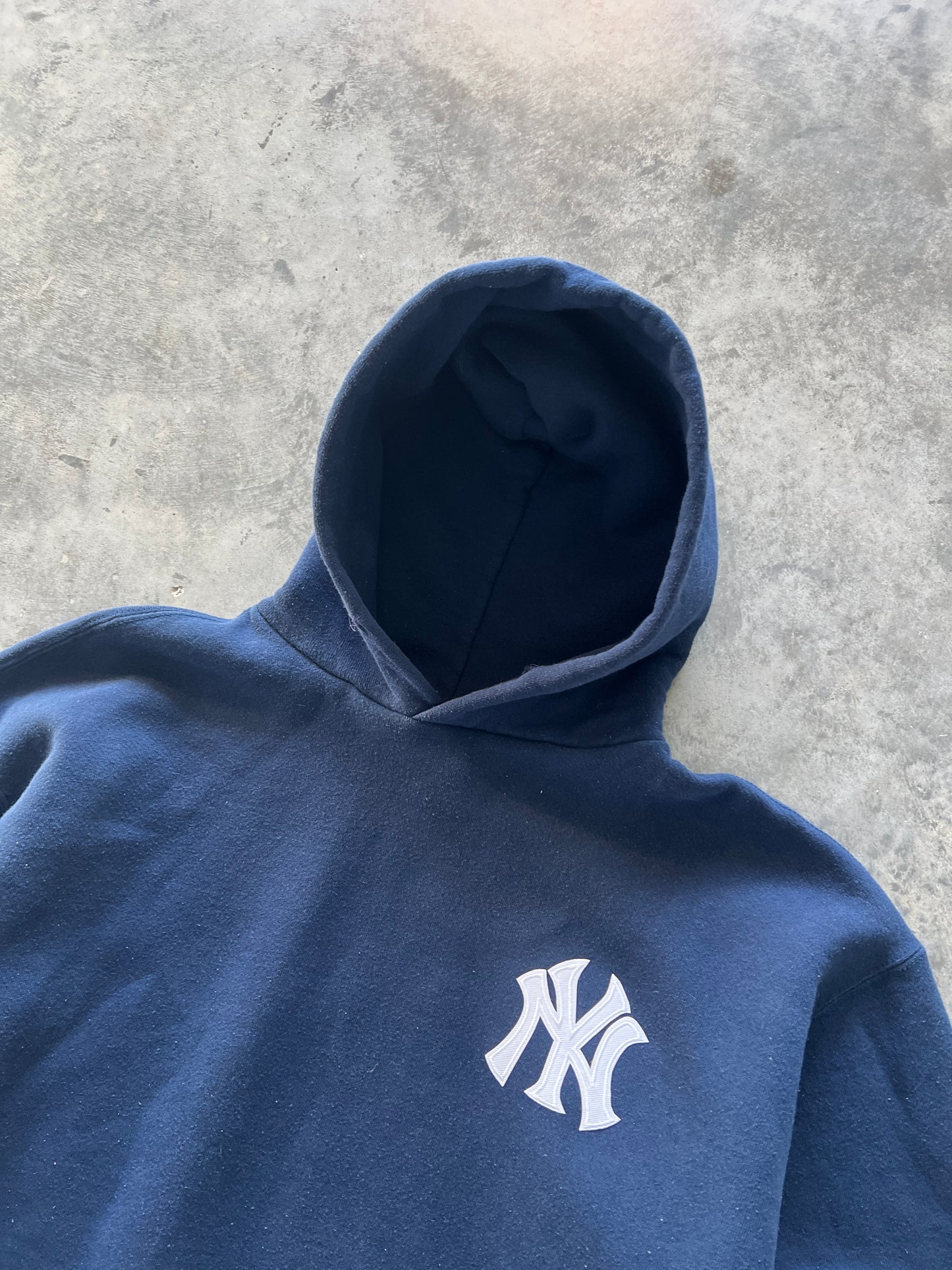 Vintage Navy Yankees Logo Hoodie - M