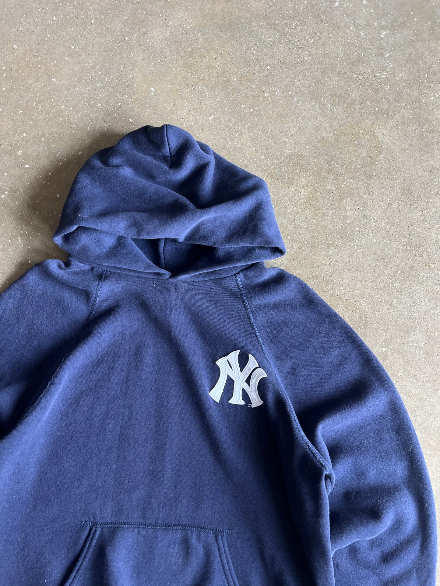 Vintage Navy Yankees Logo Hoodie - L