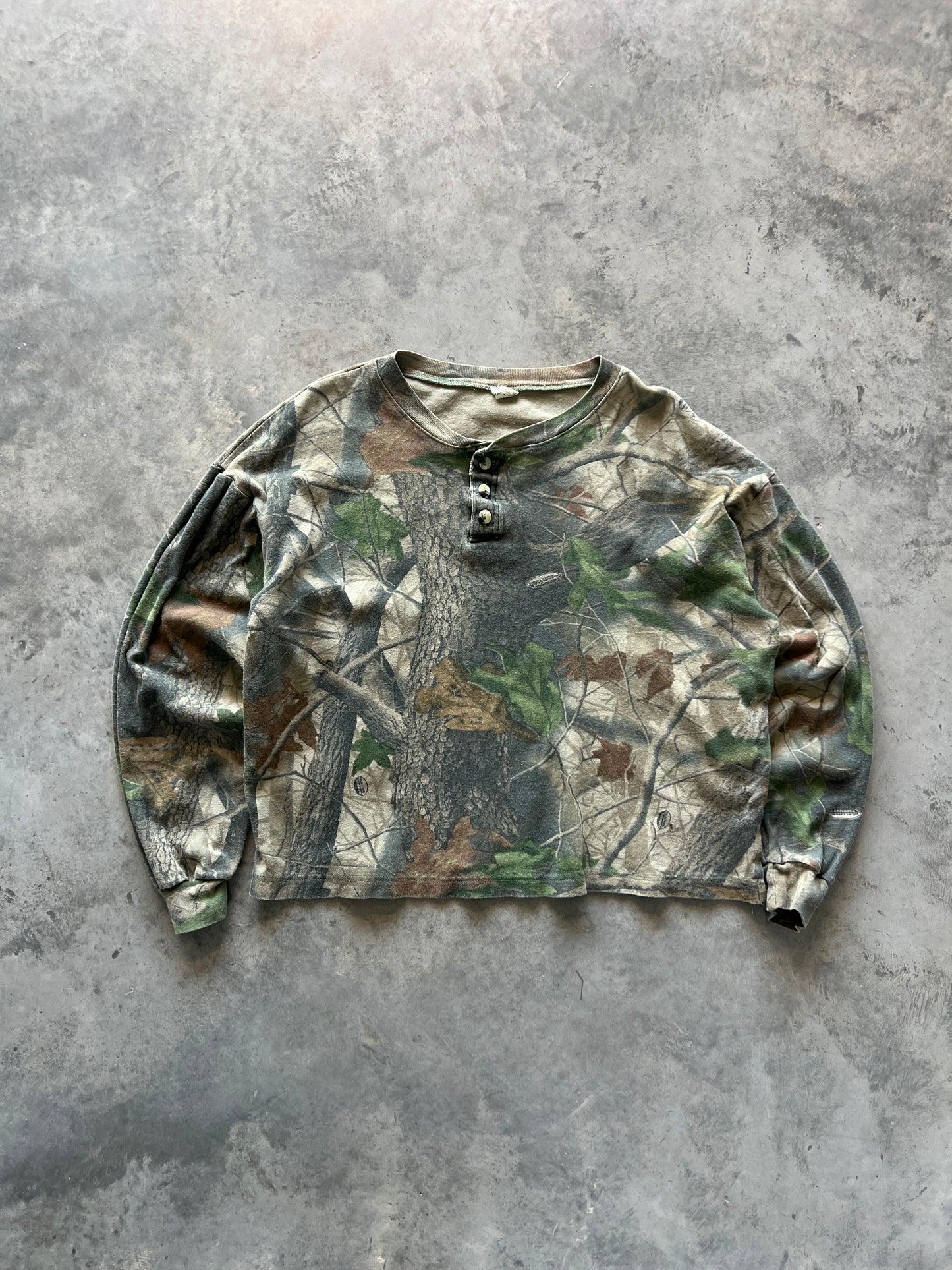 Vintage Cropped Hardwood Camo Longsleeve Shirt - L