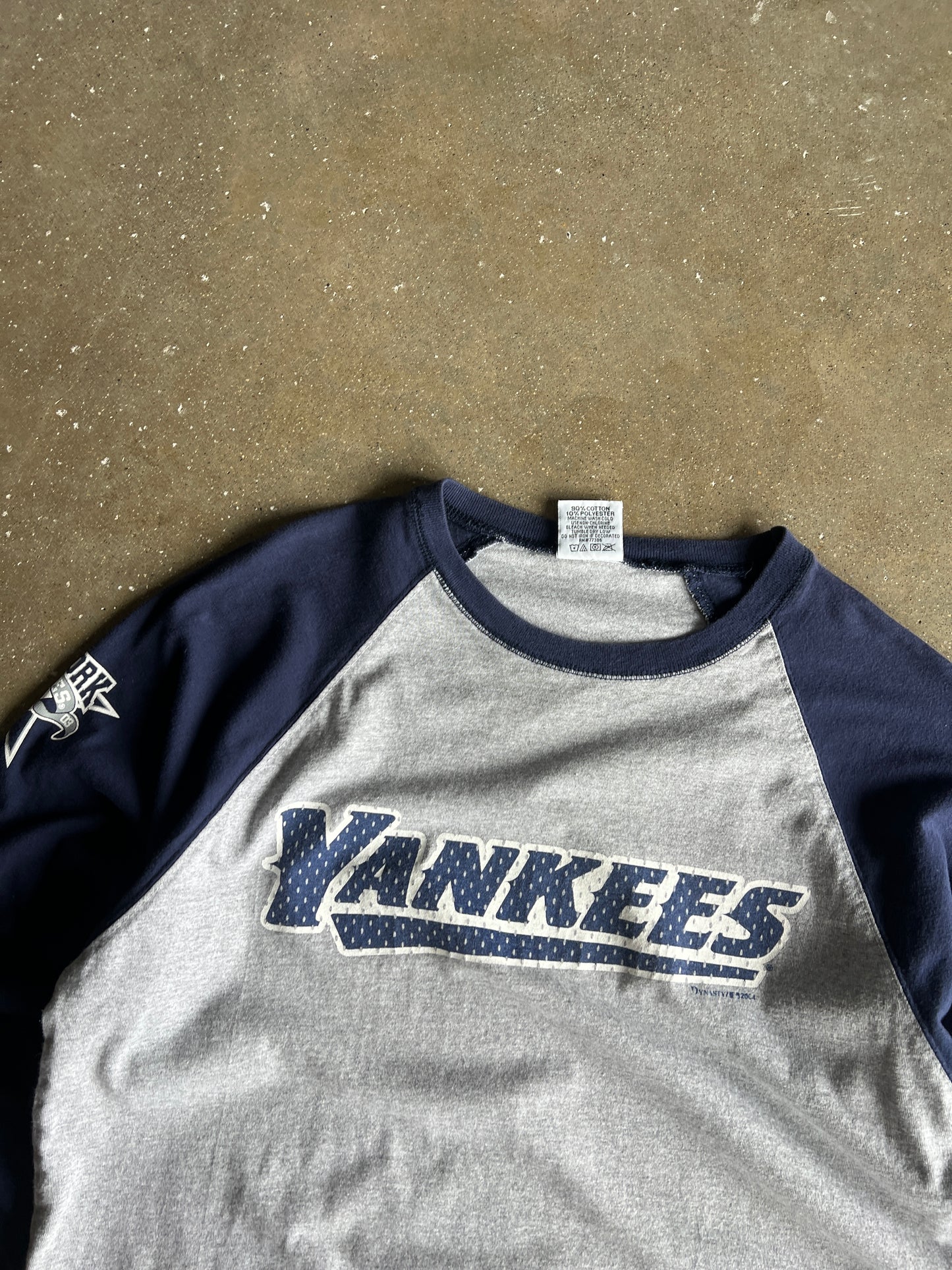 Vintage Grey Yankees Spellout Shirt - L