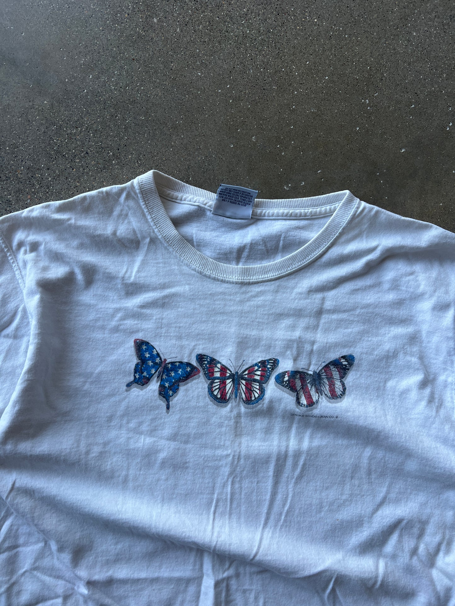 Vintage White Butterfly Graphic Shirt - L