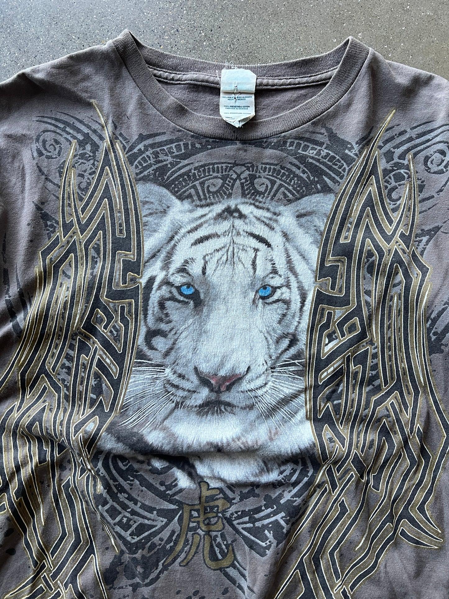 Vintage Grey Tiger Y2k Graphic Shirt
