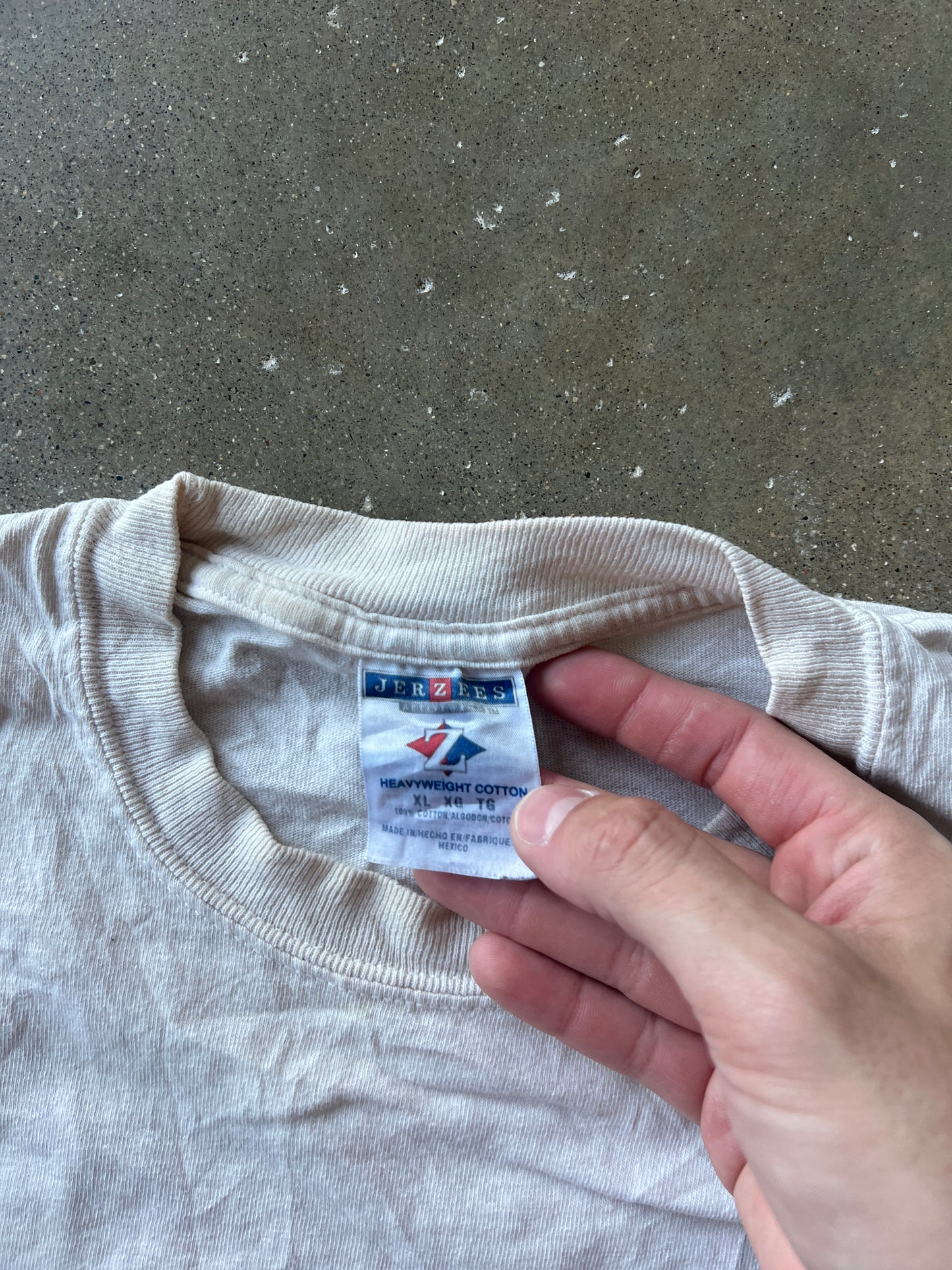 Vintage Faded White Chicago Bulls Shirt - XL