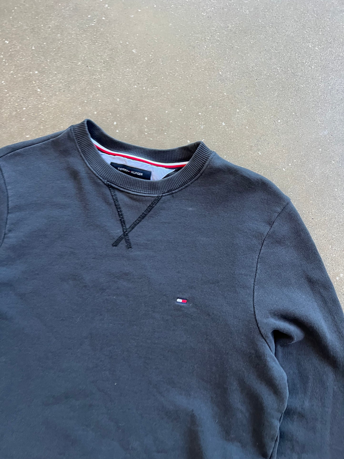Vintage Black Tommy Hilfiger Crew - XS