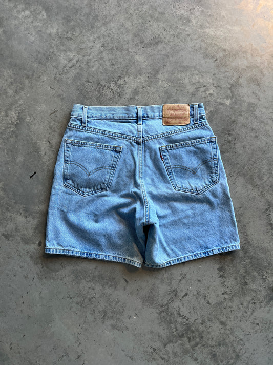 Vintage Levi 505 Light Wash Shorts - 33